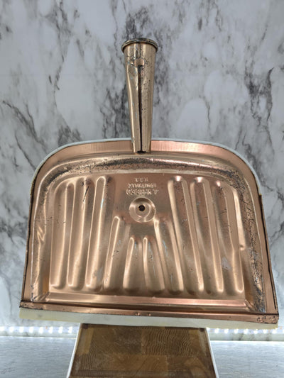 1970's Vintage Metal Copper Dustpan Country Life Scene JV Reed Louisville, USA