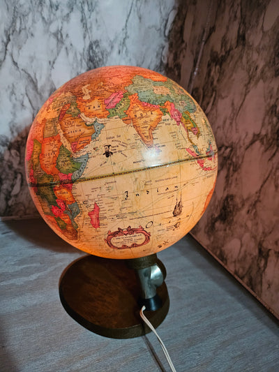 1980's Vintage Readers Digest  Light up Globe