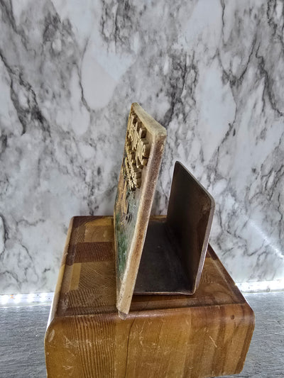 1946 Vintage Plastic Wood Grained Christian saying Napkin Holder