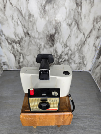 1960's Vintage Polaroid Swinger's Camera with Carrying Case