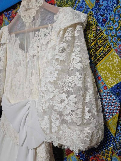 1980's Vintage white lace wedding dress