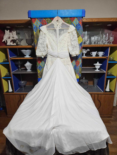 1980's Vintage white lace wedding dress