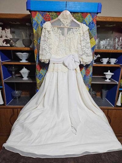 1980's Vintage white lace wedding dress