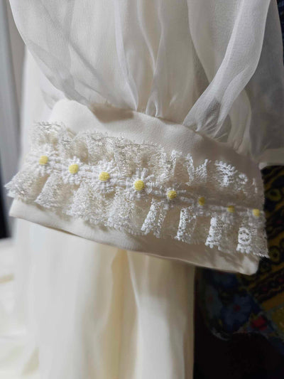 1960's Vintage White wedding dress with daisy accents and train