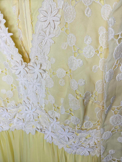 1960's Vintage MCM Yellow and white Daisy Chiffon Prom dress