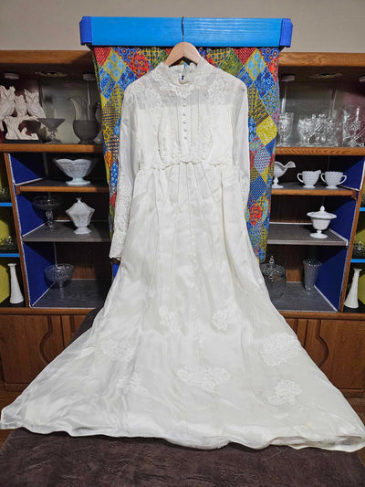 1960's Vintage high necked lace wedding dress with pearl accents